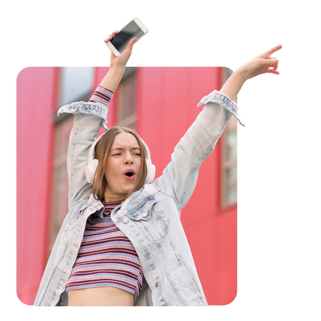 Mulher com celular