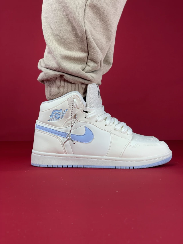 TENIS NIKE AIR JORDAN BEJE C / AZUL