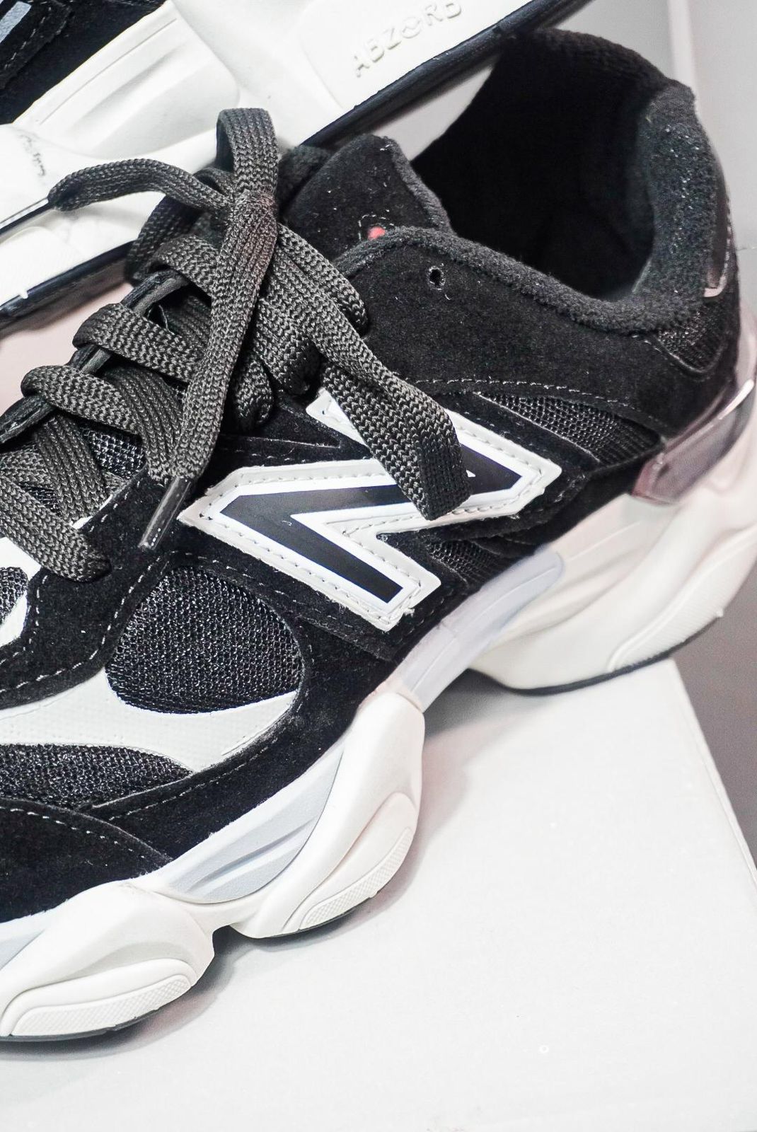 Tênis New Balance 9060