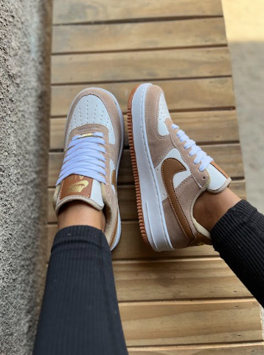 Tênis Nike Air Force - Camurça