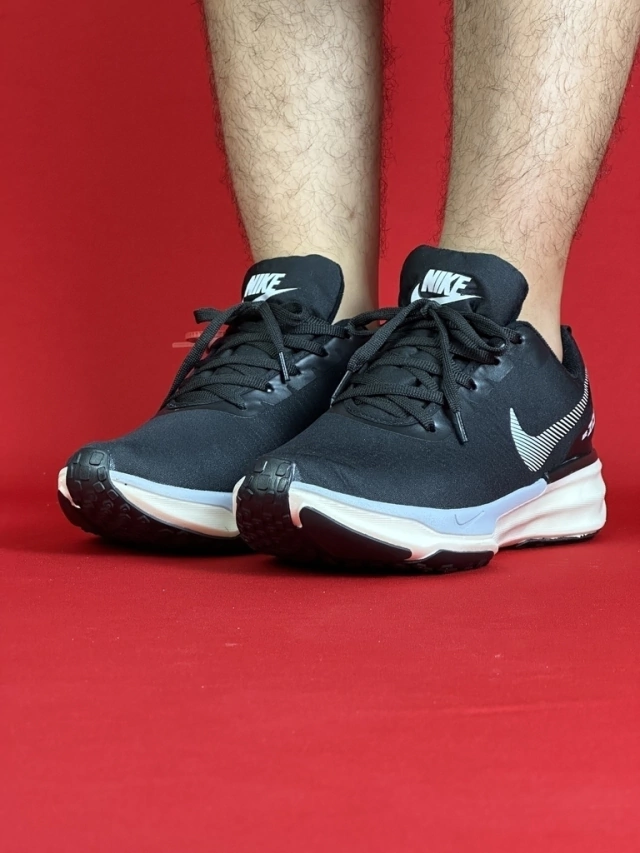 TENIS NIKE INVENCIBLE 3 PRETO C / LOGO BRANCA