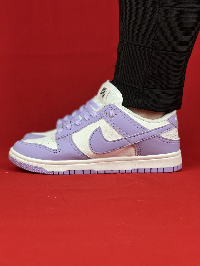 TENIS NIKE BRANCO/ROXO DUNK LOW COURO
