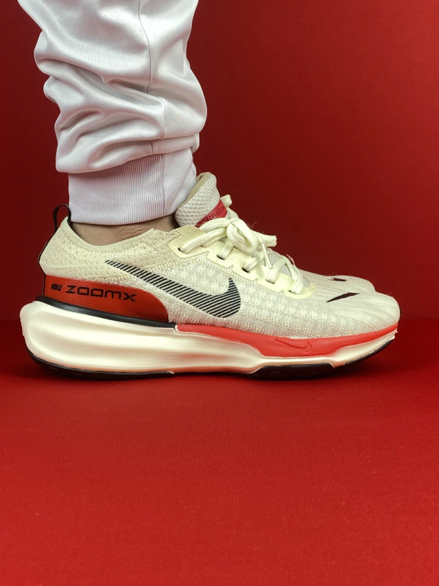 TENIS NIKE ZOOM X BEGE C/ VERMELHO NACIONAL S