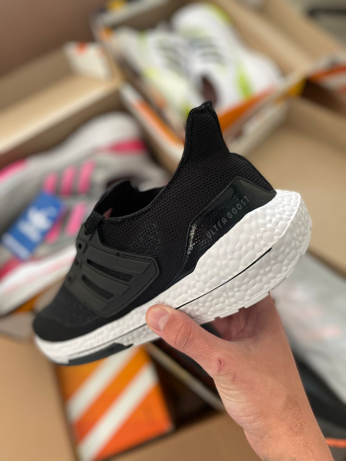 Tênis Adidas Ultraboost 2002