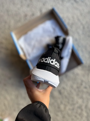 Tênis Adidas The Bland