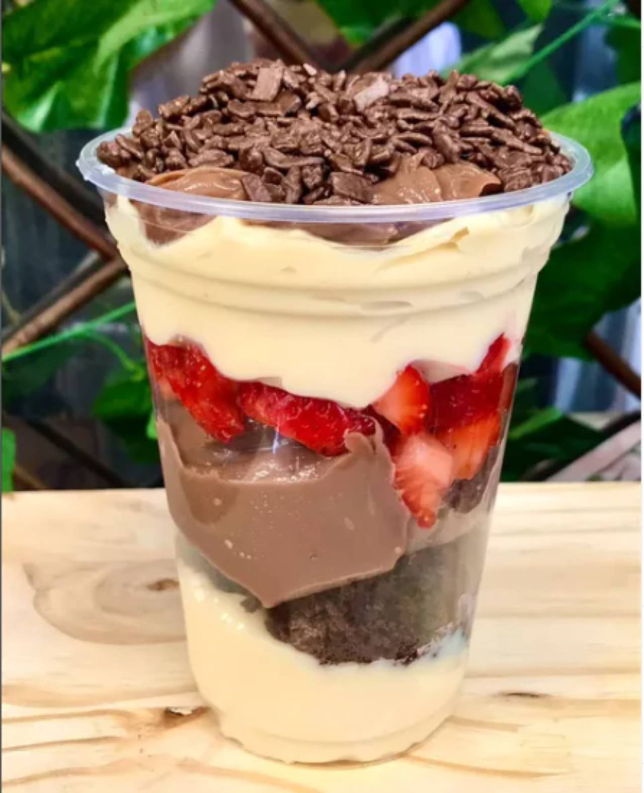 Copo da Felicidade Ninho com Morango e Chocolate 300ml