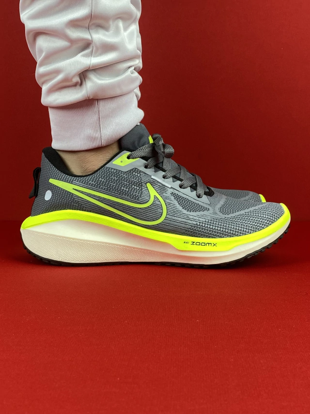 TENIS NIKE ZOOM X CINZA C / VERDE LIMÃO NACIONAL S